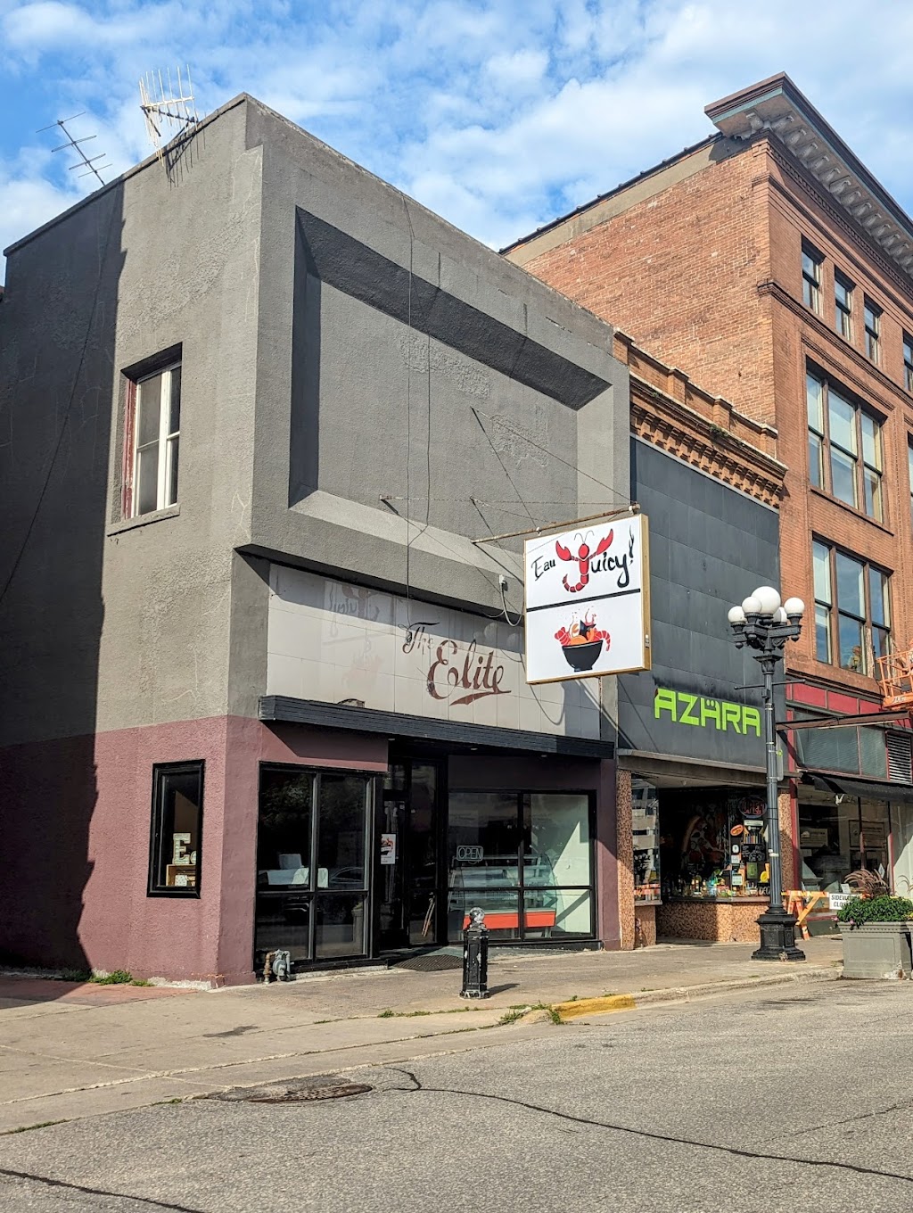 Eau Juicy-La Crosse | restaurant | 412 Main St, La Crosse, WI 54601, USA | 7154923575 OR +1 715-492-3575