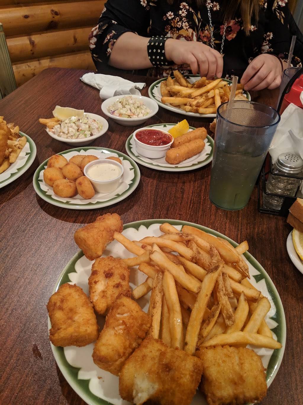 Rock River Tap | restaurant | 110 W Lake St, Horicon, WI 53032, USA | 9204854241 OR +1 920-485-4241