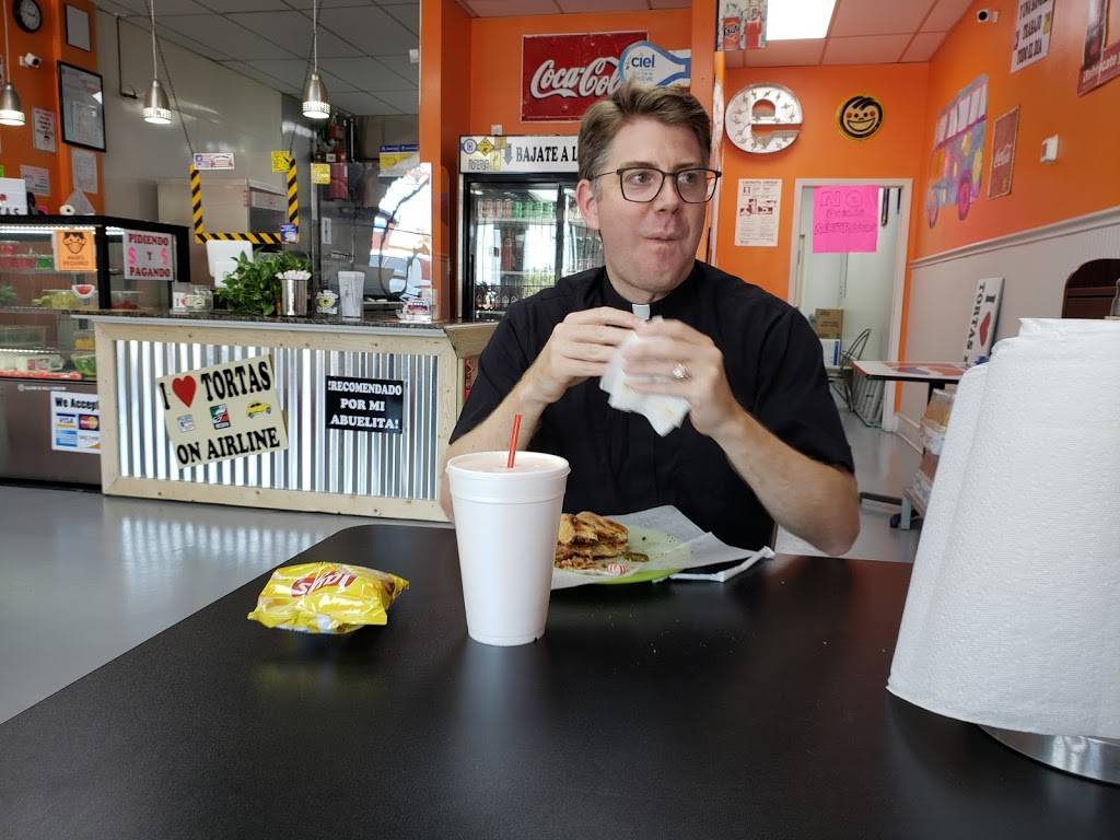 Tortas Perronas on Airline | restaurant | 922 E Tidwell Rd, Houston, TX 77022, USA | 8328346914 OR +1 832-834-6914