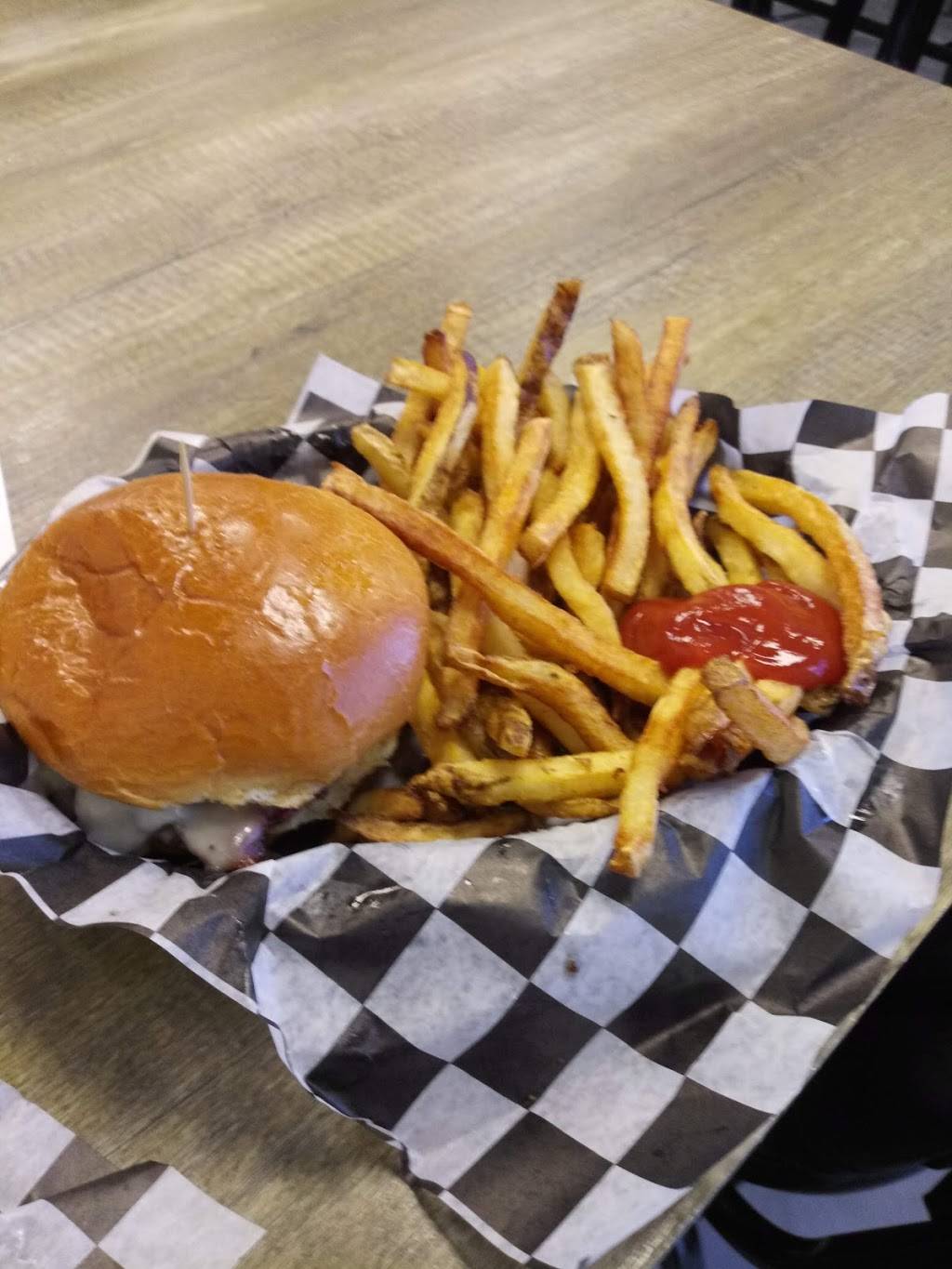 Lemonade House Grille | restaurant | 2711 W Kingshighway, Paragould, AR 72450, USA | 8702159893 OR +1 870-215-9893