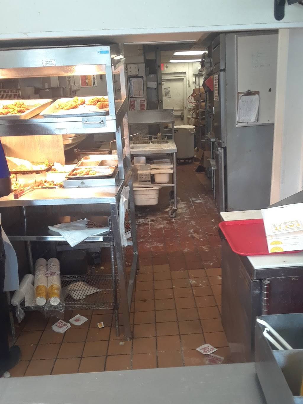 Churchs Chicken | restaurant | 2401 W Sunrise Blvd, Fort Lauderdale, FL 33311, USA | 9545815866 OR +1 954-581-5866