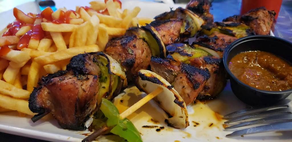 Web House Café & Bar | restaurant | 320 Blanco Rd, San Antonio, TX 78212, USA | 2105310100 OR +1 210-531-0100