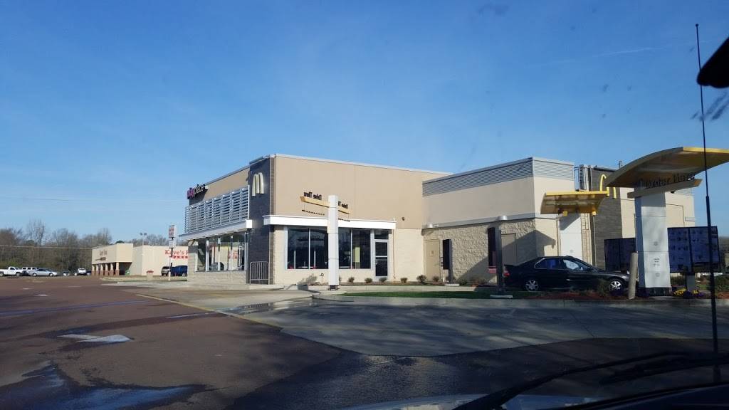 McDonalds | cafe | 203 Norfleet Dr, Senatobia, MS 38668, USA | 6625624500 OR +1 662-562-4500