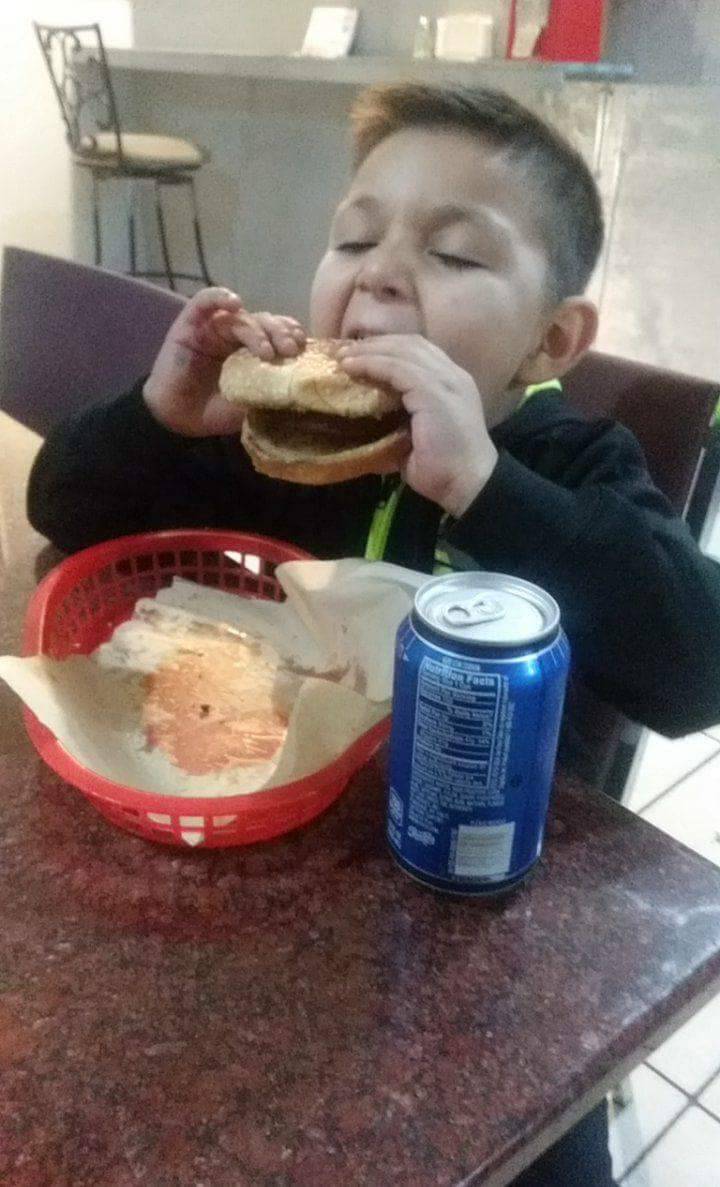 Burgers Y Mas | restaurant | 22185, Cruz del Sur 82, Sanchez Taboada Produtsa, 22185 Tijuana, B.C., Mexico | 9036208 OR +52 9036208