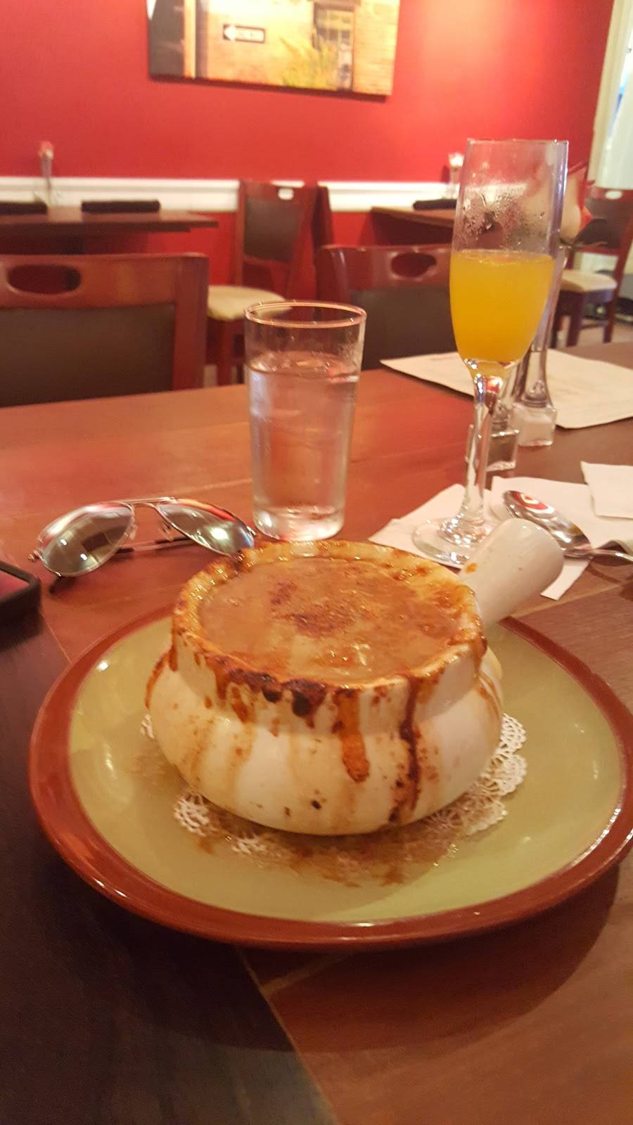 Mackies Bar & Grill | restaurant | 907 King St, Alexandria, VA 22314, USA | 7036843288 OR +1 703-684-3288