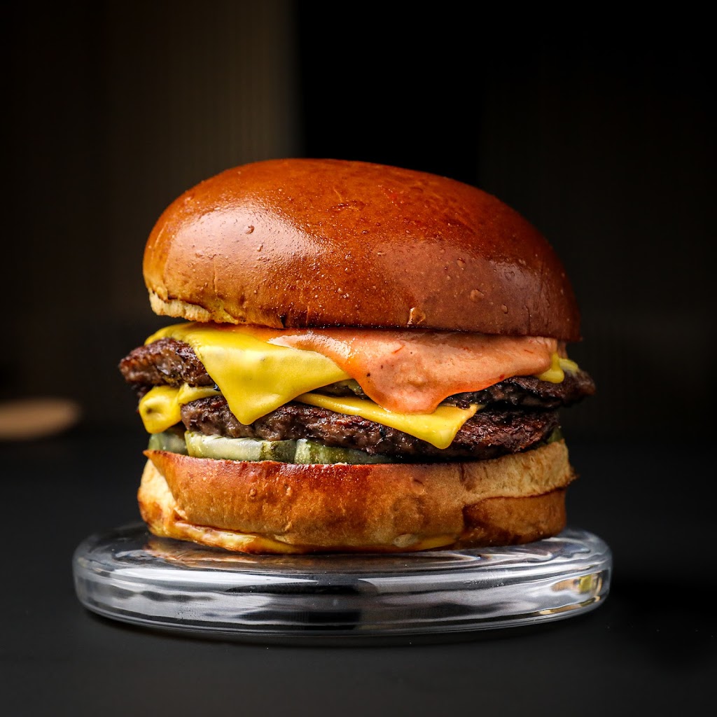 Rêve Burger | restaurant | 1363 W Fulton St, Chicago, IL 60607, USA | 3127633928 OR +1 312-763-3928