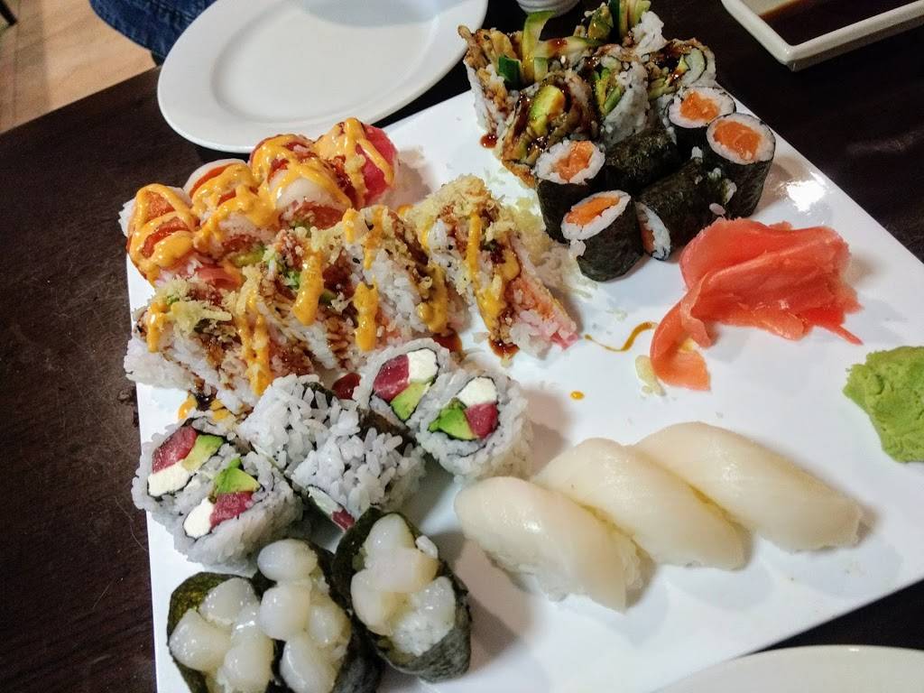 Fushimi | restaurant | 2116 N Farwell Ave, Milwaukee, WI 53202, USA | 4142701908 OR +1 414-270-1908