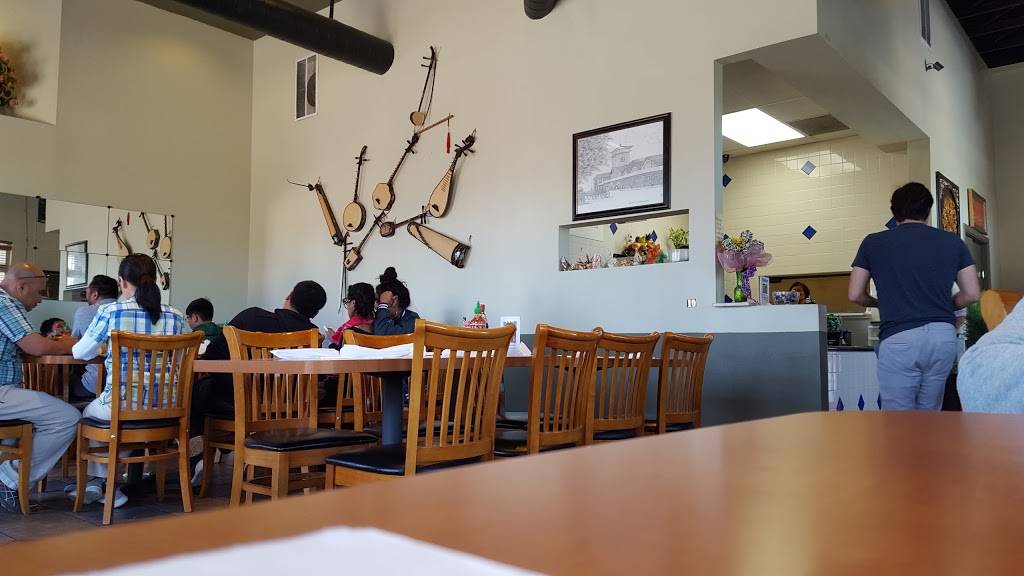 Pho Huy Hoang | restaurant | 9080 Laguna Main St, Elk Grove, CA 95758, USA | 9166831101 OR +1 916-683-1101