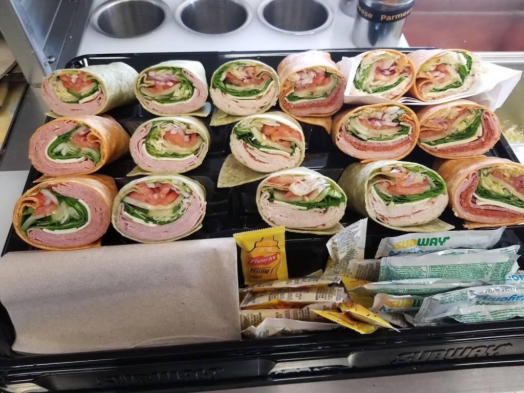 Subway Restaurants | restaurant | Grand Slam Plaza, 1100 N Tuttle Ave Unit #18, Sarasota, FL 34237, USA | 9419548794 OR +1 941-954-8794