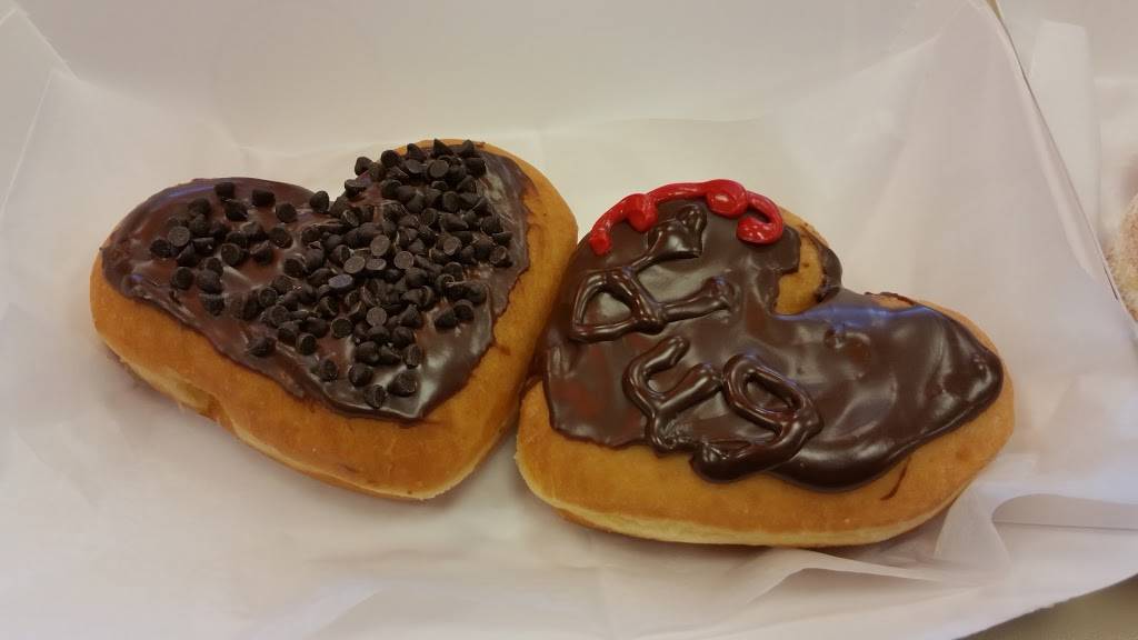 Dunkin | bakery | 2711 E 10th St, Jeffersonville, IN 47130, USA | 8129130494 OR +1 812-913-0494