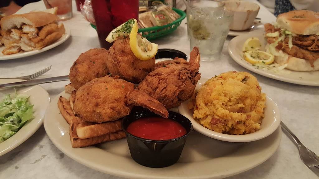 Charles Seafood | restaurant | 8311 Jefferson Hwy, Harahan, LA 70123, USA | 5044055263 OR +1 504-405-5263