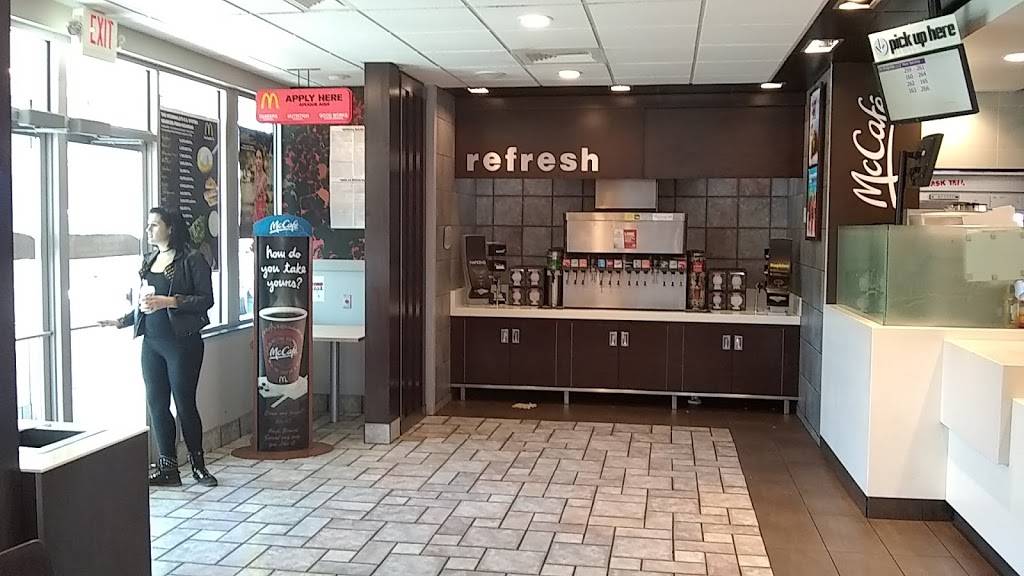 McDonalds | cafe | 417 Michigan St NE, Grand Rapids, MI 49503, USA | 6164540778 OR +1 616-454-0778