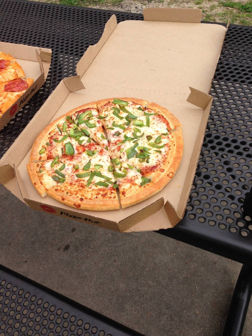 Pizza Hut | restaurant | 2343 Gus Thomasson Rd, Dallas, TX 75228, USA | 2143245900 OR +1 214-324-5900