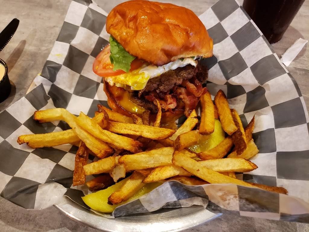 Burgher Burger | restaurant | 108 4th St, Irwin, PA 15642, USA | 7245905505 OR +1 724-590-5505