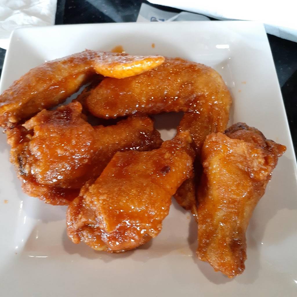 Whiskey Wings St.Pete | restaurant | 10400 Roosevelt Blvd N, St. Petersburg, FL 33716, USA | 7279143863 OR +1 727-914-3863