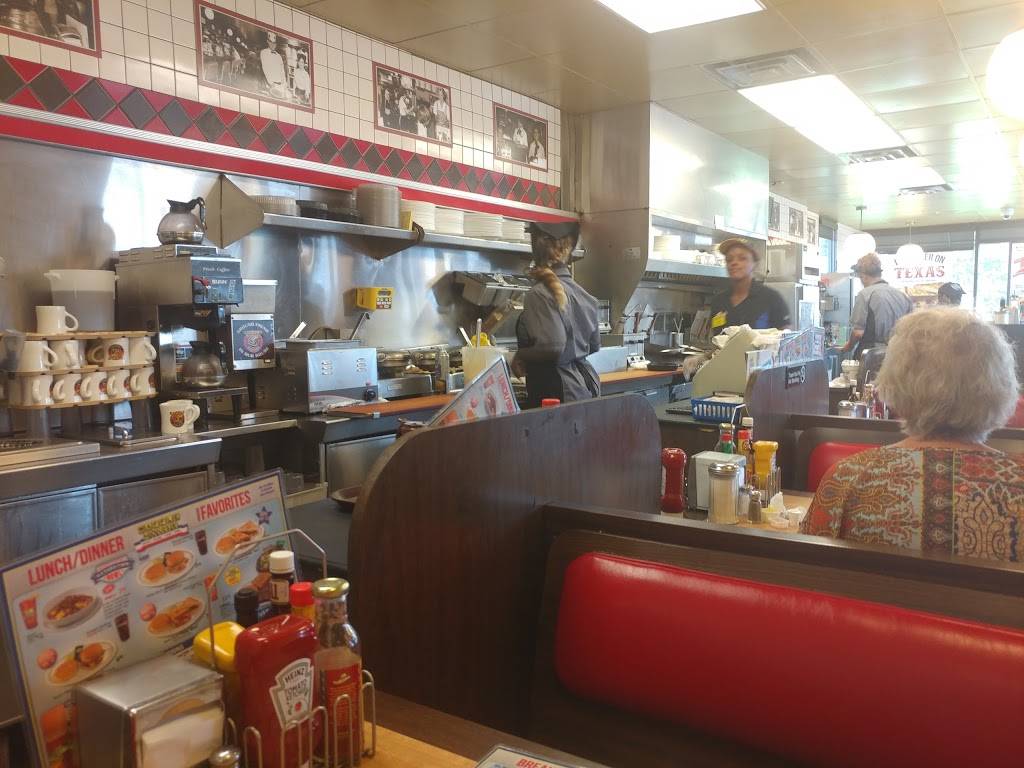 Waffle House | meal takeaway | 3695 St Matthews Rd, Orangeburg, SC 29115, USA | 8035365481 OR +1 803-536-5481