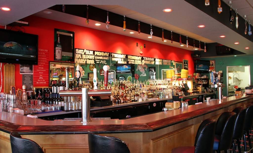 Mid Town Pub | restaurant | 2405 Allen Blvd, Middleton, WI 53562, USA | 6088265129 OR +1 608-826-5129