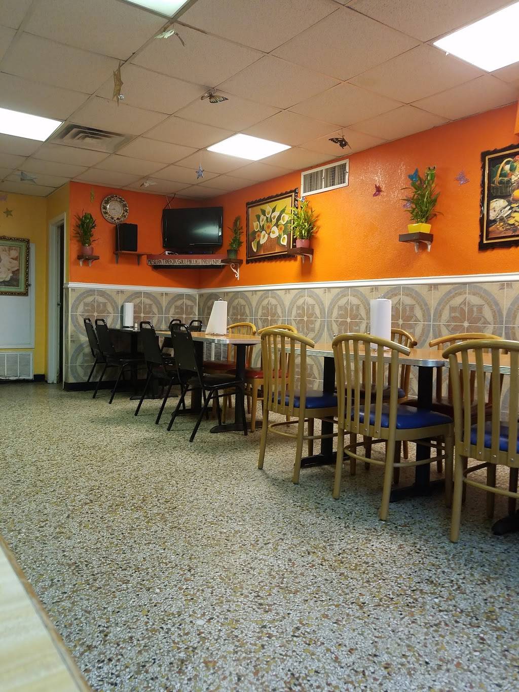 La Estrella Taquería Y Tortería | restaurant | 316 S St Augustine Dr, Dallas, TX 75217, USA | 9729139910 OR +1 972-913-9910