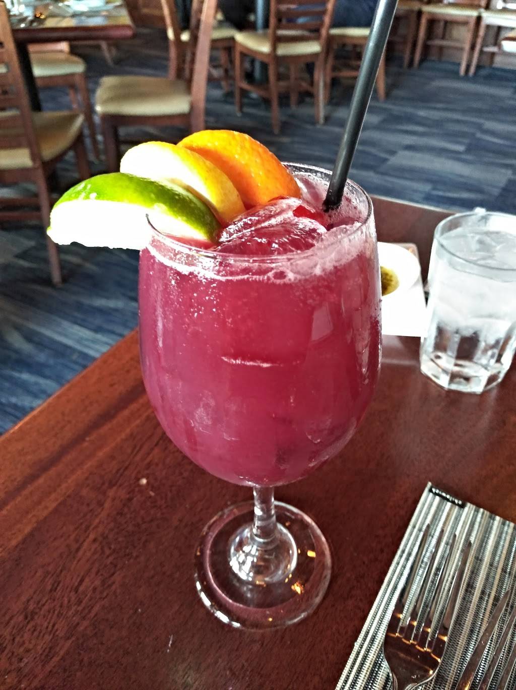 Bay Pointe Waterfront Restaurant | restaurant | 64 Washington Ct, Quincy, MA 02169, USA | 6174723200 OR +1 617-472-3200