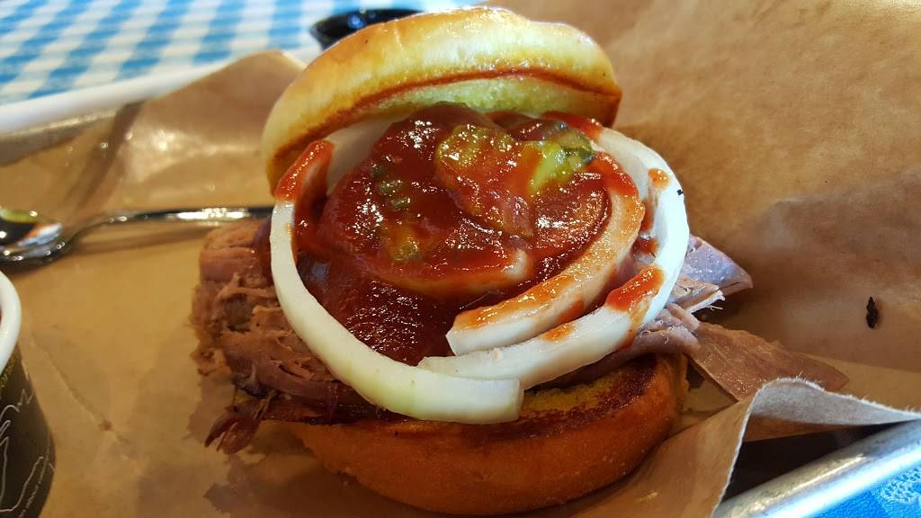 Dickeys Barbecue Pit | restaurant | 1448 Waukegan Rd, Glenview, IL 60025, USA | 8477247675 OR +1 847-724-7675