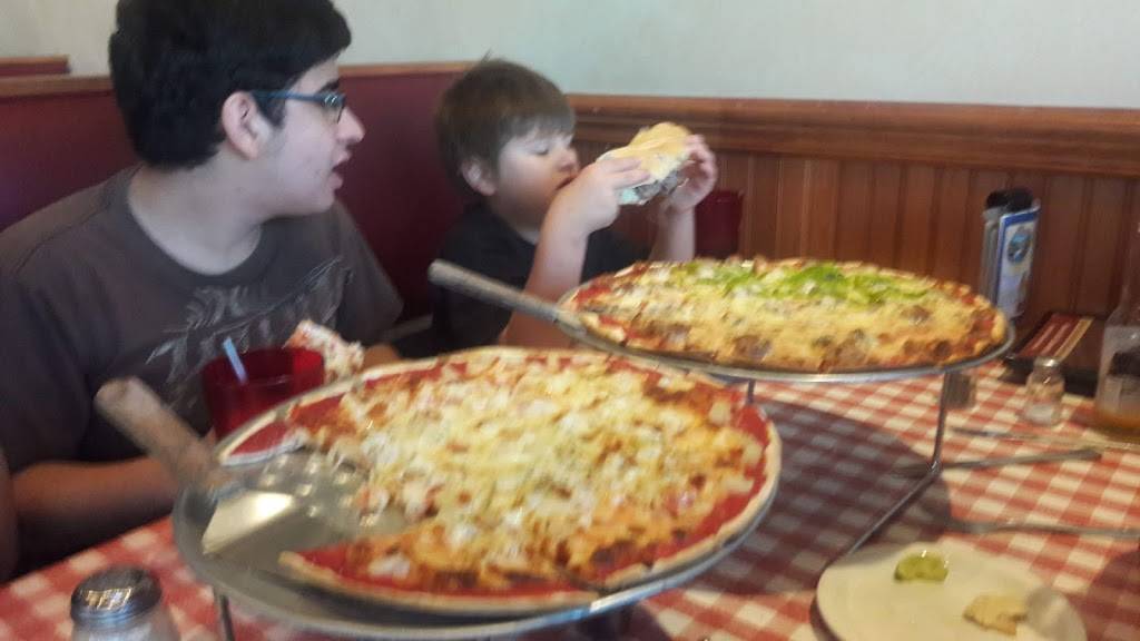 DAgostinos Pizzeria at The Glen | restaurant | 2350 Lehigh Ave, Glenview, IL 60026, USA | 8477290909 OR +1 847-729-0909
