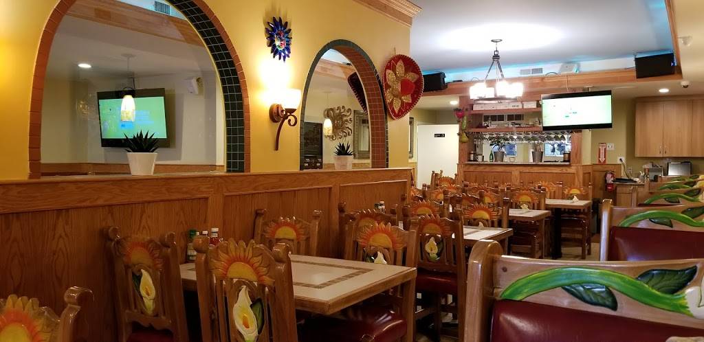 Mi Pueblito Orient Heights | restaurant | 964 Saratoga St, Boston, MA 02128, USA | 6175678899 OR +1 617-567-8899