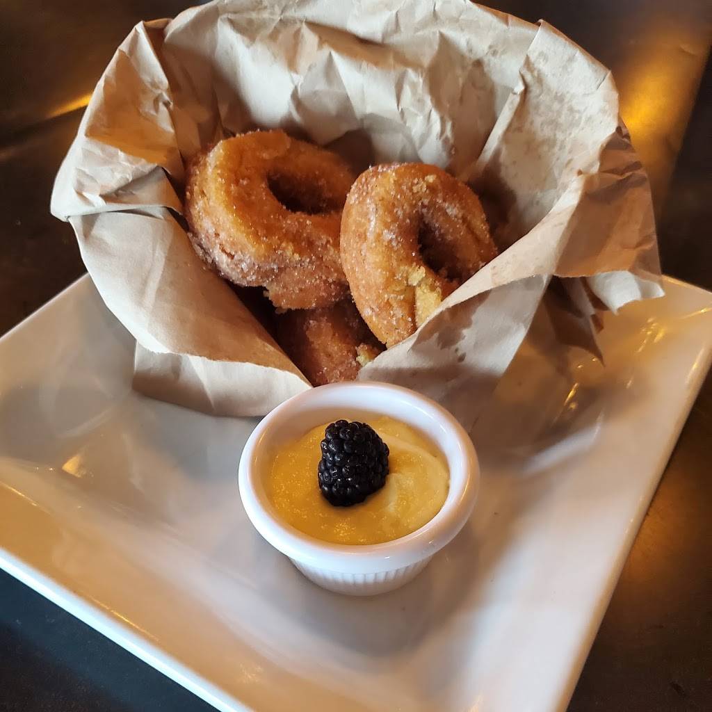 Mahoneys on main | restaurant | 59 Main St, Buzzards Bay, MA 02532, USA | 7743551928 OR +1 774-355-1928