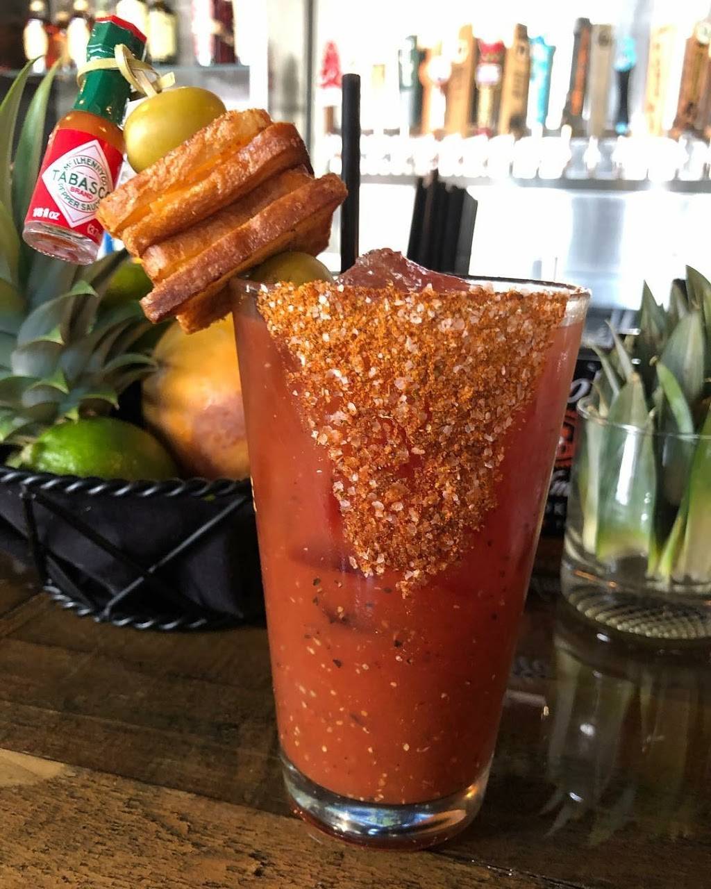 10 Twenty Five | restaurant | 33 Patio De Leon, Fort Myers, FL 33901, USA | 2392086903 OR +1 239-208-6903