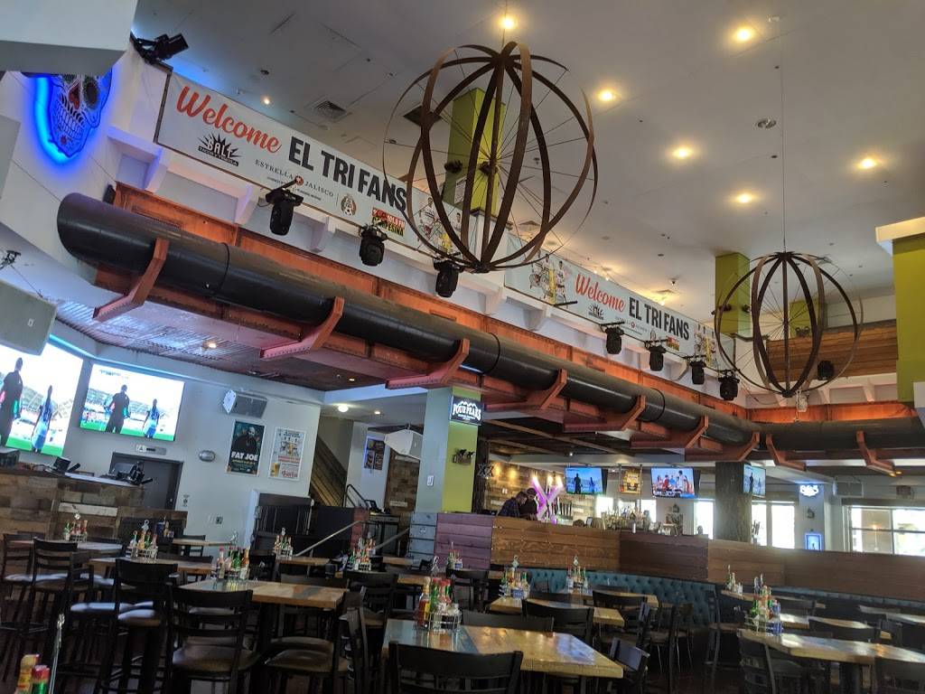 Salt | restaurant | 6751 N Sunset Blvd, Glendale, AZ 85305, USA | 6237727282 OR +1 623-772-7282