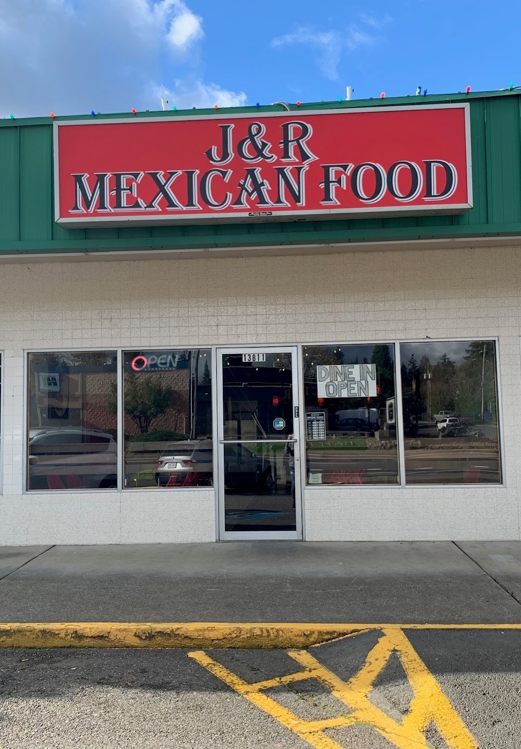 J & R Mexican Food | restaurant | 13811 SE McLoughlin Blvd, Oak Grove, OR 97222, USA | 5033444698 OR +1 503-344-4698