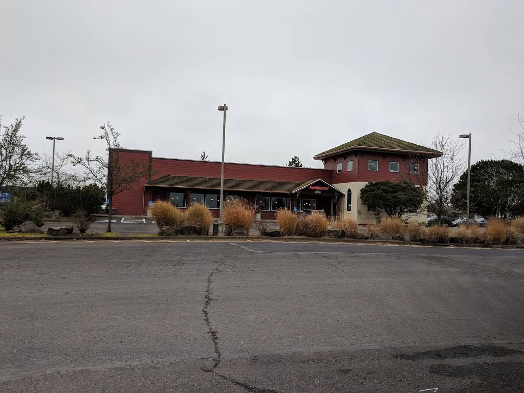 Pioneer Villa Truck Plaza | night club | 33180 OR-228, Halsey, OR 97348, USA | 5413692801 OR +1 541-369-2801