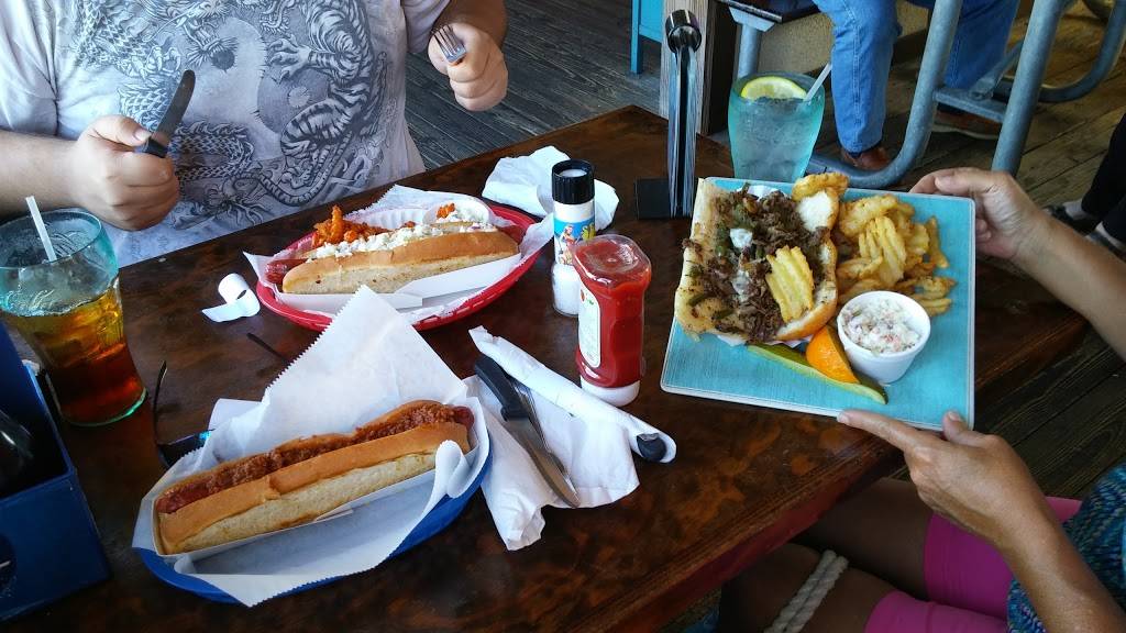 Long Doggers - Indialantic | restaurant | 890 N Miramar Ave, Indialantic, FL 32903, USA | 3217251115 OR +1 321-725-1115