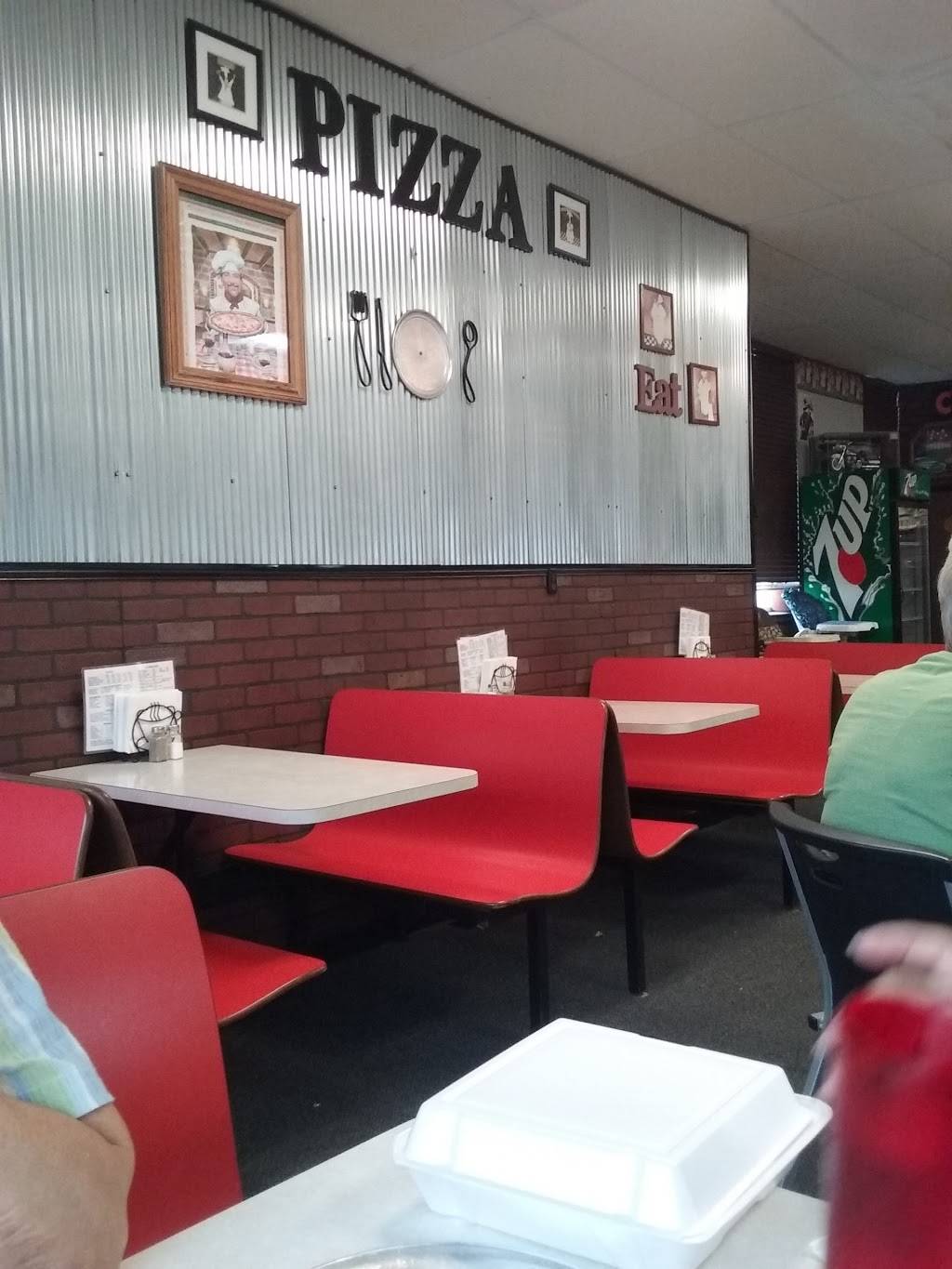 Family Pizza | restaurant | 309 E Main St, Vienna, IL 62995, USA | 6186589025 OR +1 618-658-9025