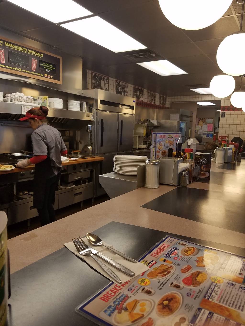 Waffle House | meal takeaway | 3006 Northside Pkwy, Canton, GA 30114, USA | 7707204987 OR +1 770-720-4987