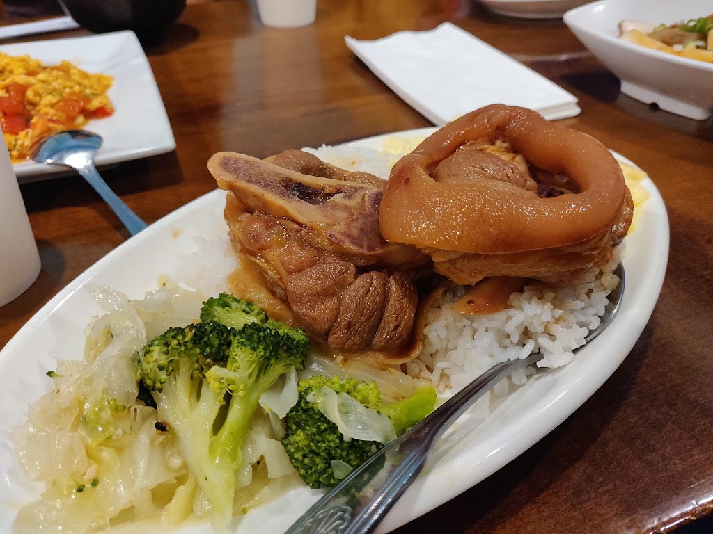 Dolphin Bay | restaurant | 72 Brighton Ave, Allston, MA 02134, USA | 6175621668 OR +1 617-562-1668