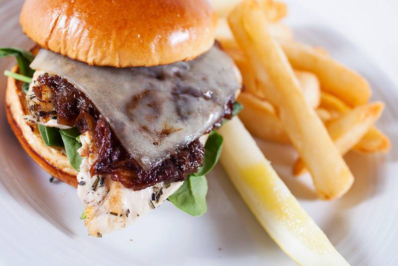 Arrowhead Restaurant & Bar | restaurant | 26W151 Butterfield Rd, Wheaton, IL 60189, USA | 6305105070 OR +1 630-510-5070