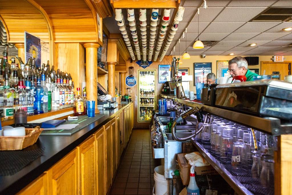 Codys Irish Pub & Grille | restaurant | 4 Carmichael St #106, Essex Junction, VT 05452, USA | 8028781543 OR +1 802-878-1543