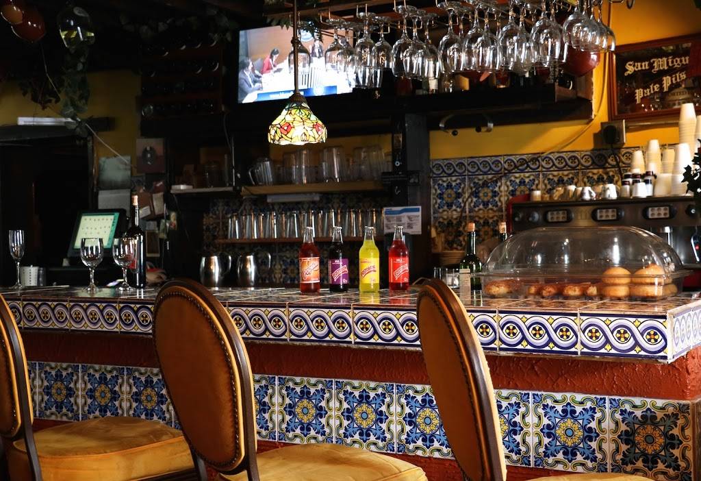 El Porton de la Flaca | restaurant | 1460 NW 107th Ave suite b, Doral, FL 33172, USA | 3054189422 OR +1 305-418-9422