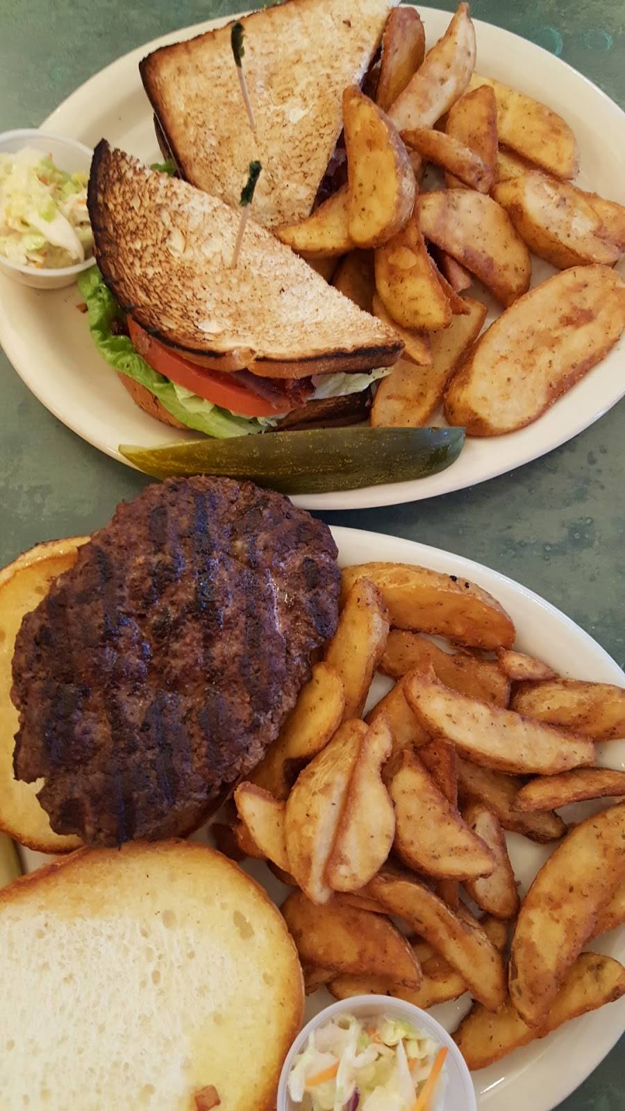 Chucks Place Family Restaurant | restaurant | 406 N Main St, Thiensville, WI 53092, USA | 2622429797 OR +1 262-242-9797