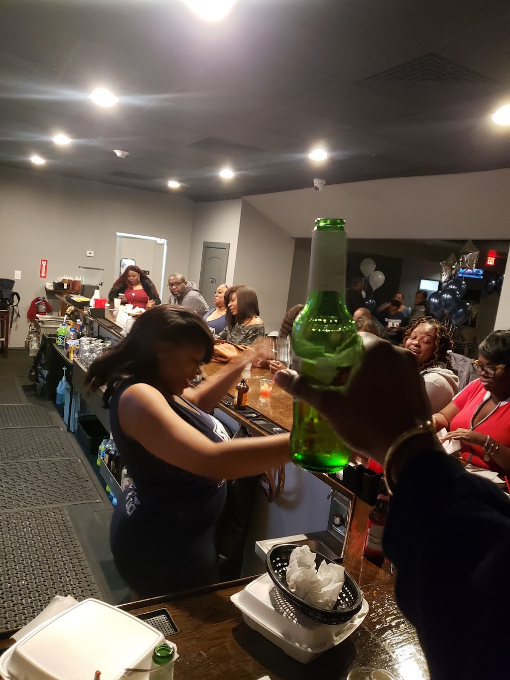 A Touch of the Past | restaurant | 947 Mannheim Rd, Bellwood, IL 60104, USA | 7084939236 OR +1 708-493-9236