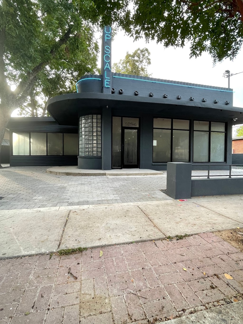 Up Scale | restaurant | 1024 S Alamo St, San Antonio, TX 78210, USA | 2103967755 OR +1 210-396-7755