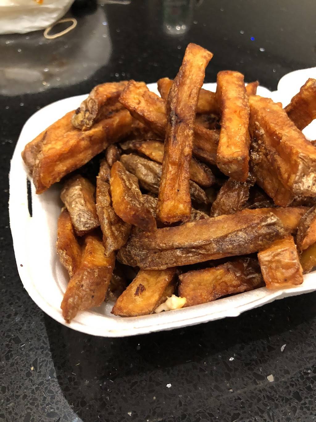 Churrasqueira Red Rooster Portuguese BBQ- bathurst | restaurant | 975 Major MacKenzie Dr W #1, Maple, ON L6A 4P8, Canada | 9054170075 OR +1 905-417-0075