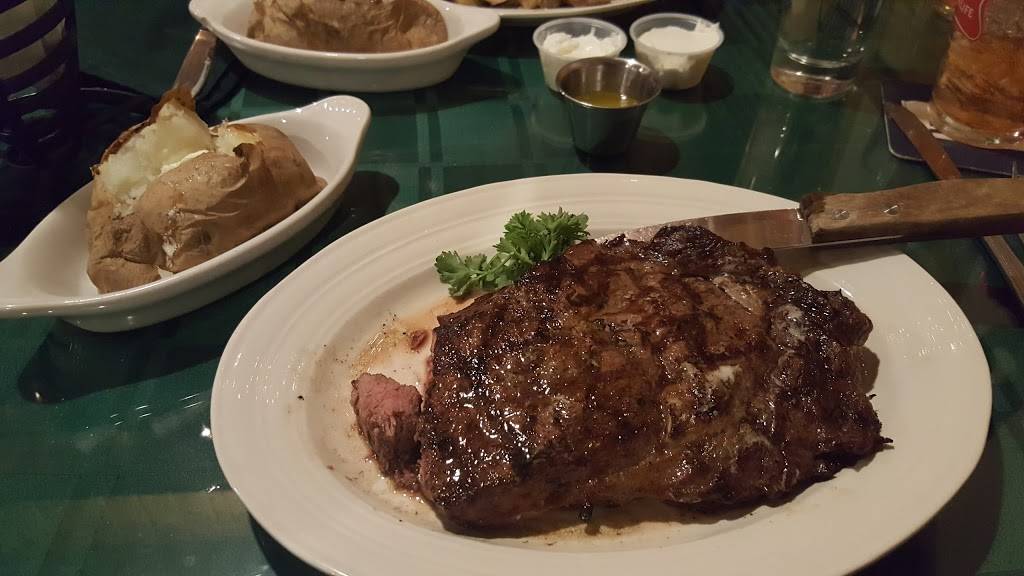 Viking Supper Club | restaurant | 6661 Brecklin Loop, Larsen, WI 54947, USA | 9208363220 OR +1 920-836-3220