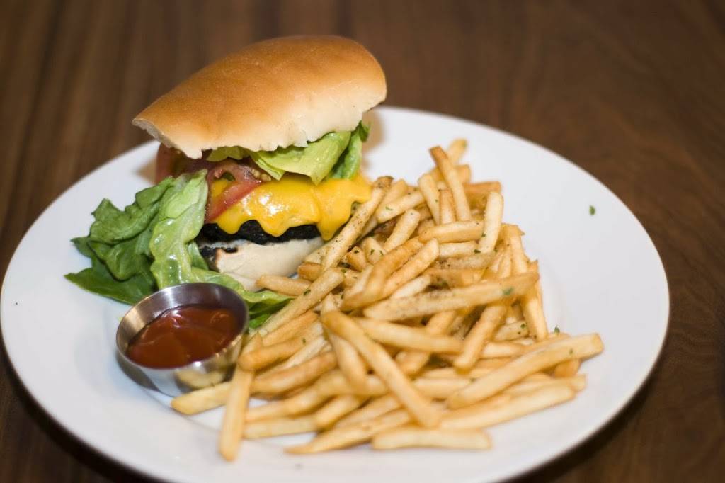 Public House Restaurant | restaurant | 1110 Market St, Chattanooga, TN 37402, USA | 4232663366 OR +1 423-266-3366