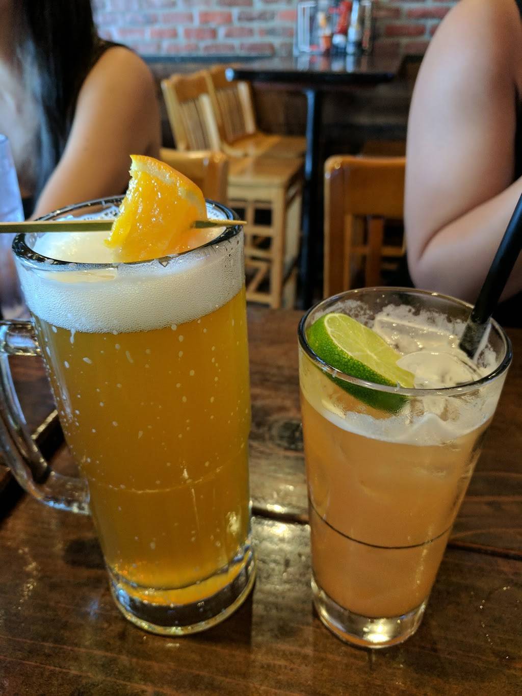 Sandbar Sports Grill | restaurant | 718 Ventura Pl, San Diego, CA 92109, USA | 8584881274 OR +1 858-488-1274