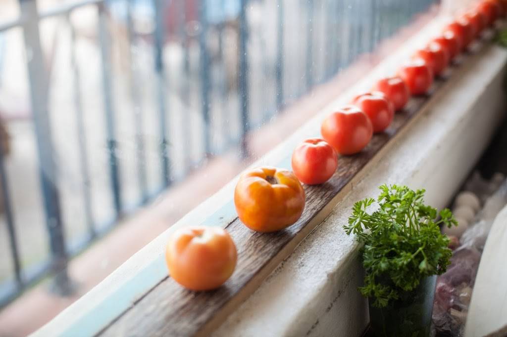 Demos Greek Food | restaurant | 2501 N St Marys St, San Antonio, TX 78212, USA | 2107327777 OR +1 210-732-7777