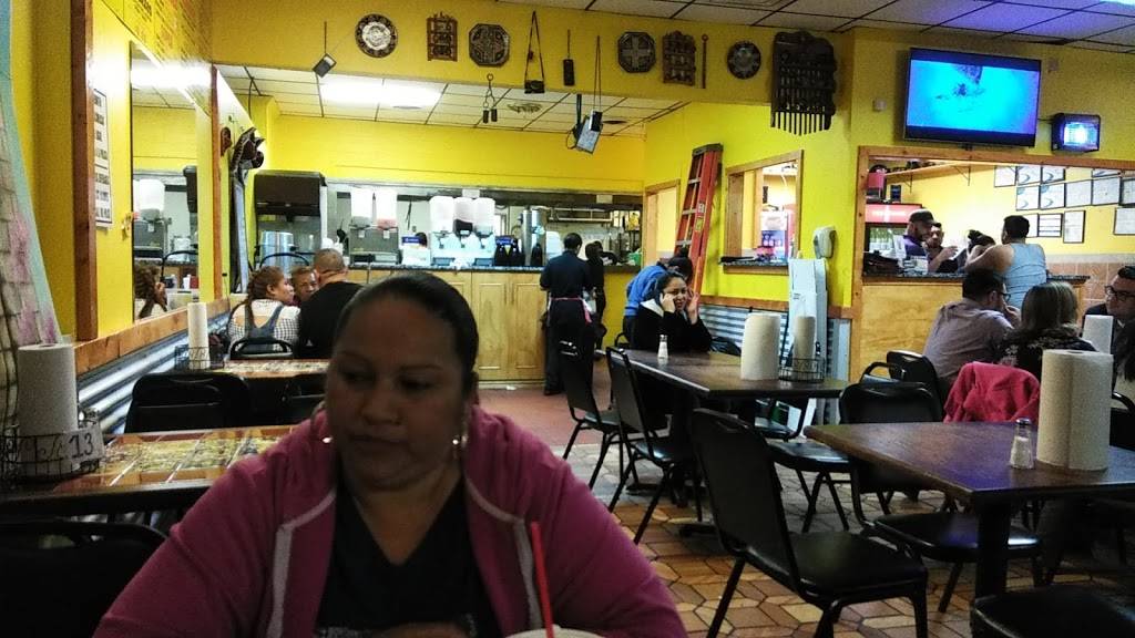 Tacos La Banqueta Puro DF | restaurant | 1021 E Pioneer Pkwy, Arlington, TX 76010, USA | 8174591122 OR +1 817-459-1122