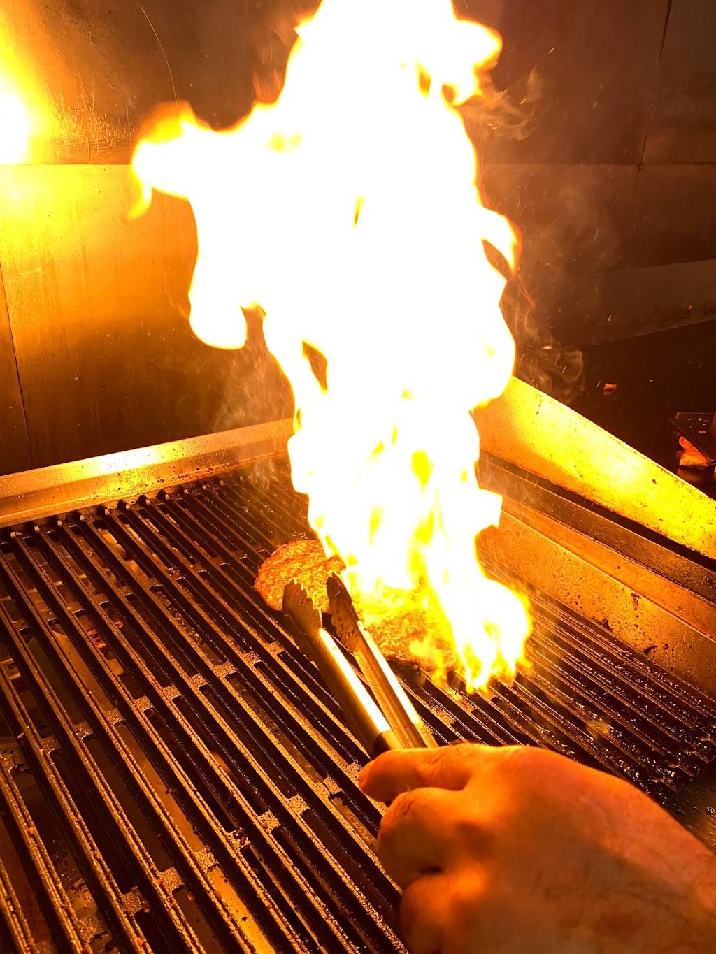 Crown chicken and gyro | restaurant | 35 S Broadway, Lawrence, MA 01843, USA | 9782080842 OR +1 978-208-0842