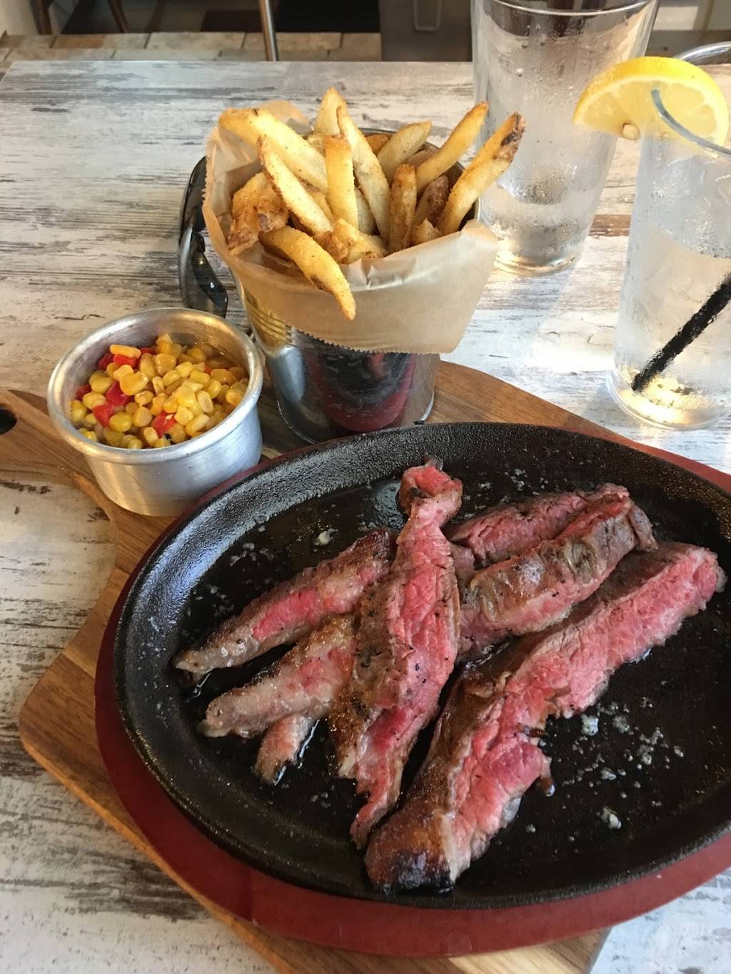 Hoof & Barrel | restaurant | 122 N Congress St, York, SC 29745, USA | 8038185554 OR +1 803-818-5554