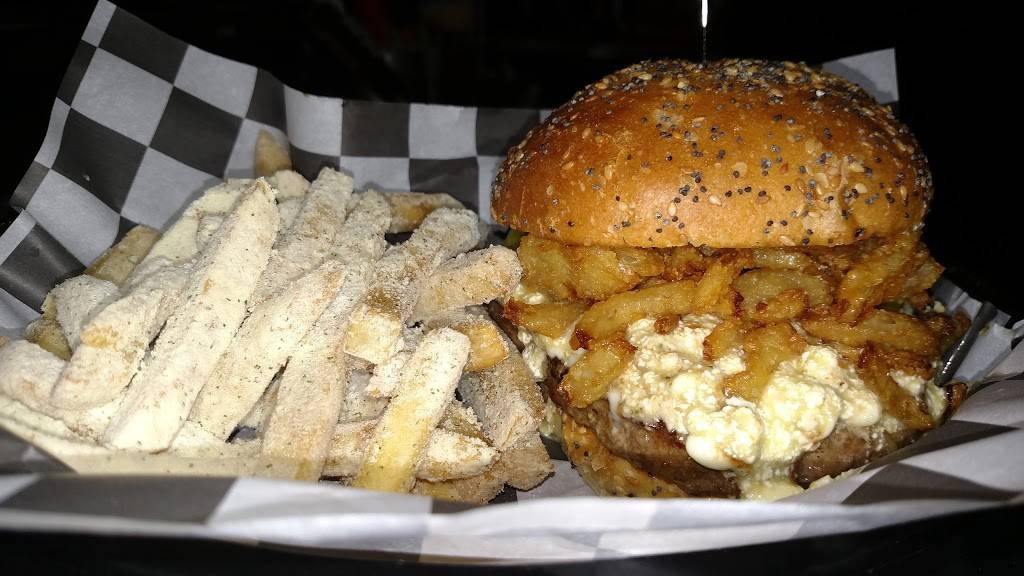 R Bar and Grill | restaurant | 119 E Kirmar Ave, Nanticoke, PA 18634, USA | 5702580505 OR +1 570-258-0505